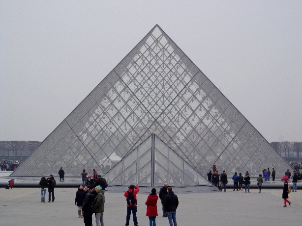 Pyramide vom Louvre