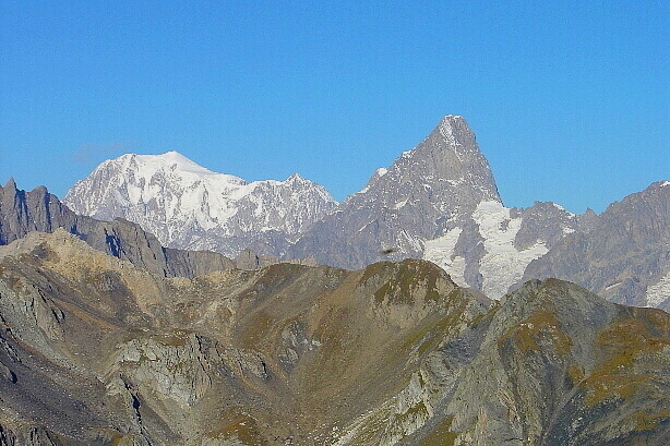 Mont Blanc (4802m), Les Grandes Jorasses (4208m)