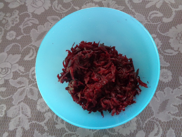 Schälen und fein raspeln