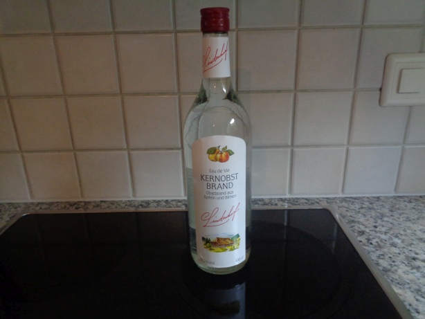 1 Liter Kernobst Brand (Bätzi, Träsch) oder Wodka