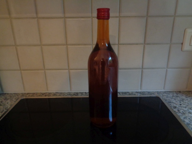 In Flaschen abfüllen. Kann als Hustensirup verwendet werden,