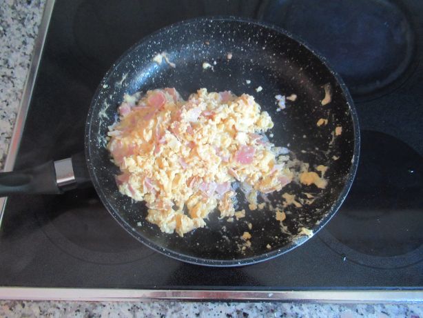 Zwischendurch durchrühren und 2 bis 3 Minuten braten