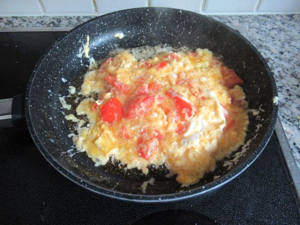 Zwischendurch durchrühren und 2 bis 3 Minuten braten