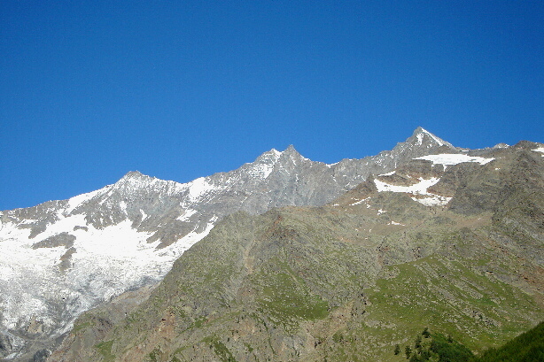 Täschhorn (4490m), Dom (4545m), und Lenzspitze (4294m) von Saas-Fee