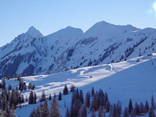 Tannhorn (2221m), Gummhorn (2040m), Blasenhubel (1965m)