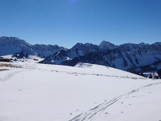 Spitzflue (1954m), Fochsenflue (1975m), Chörblispitz (2103m)