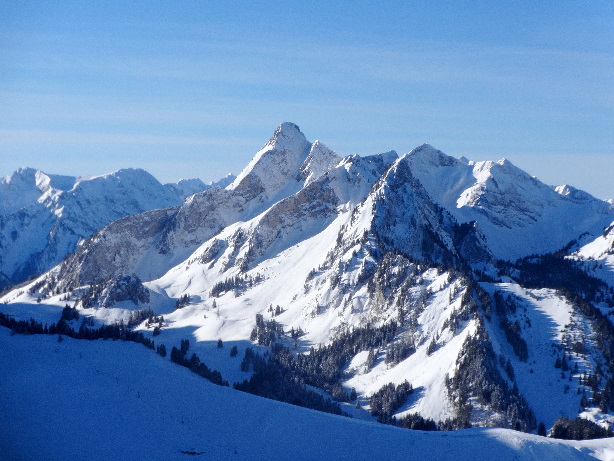 Chörblispitz (2103m), Fochsenflue (1975m), Spitzflue (1954m)