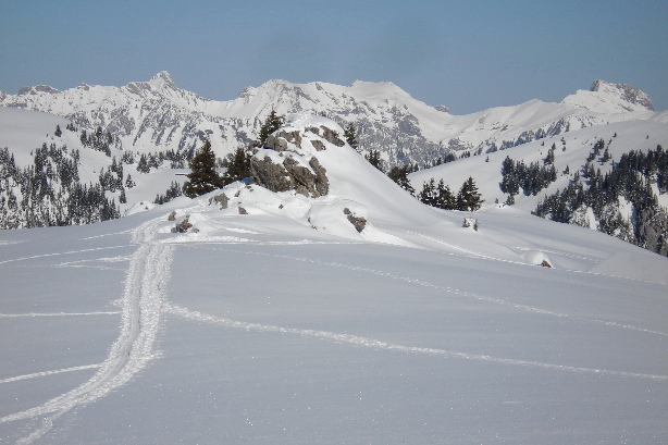 Ochsen (2188m), Bürglen (2165m), Gantrisch (2175m)