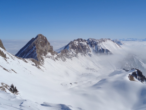 Nünenenflue (2101m), Chrummfadeflue (2074m)
