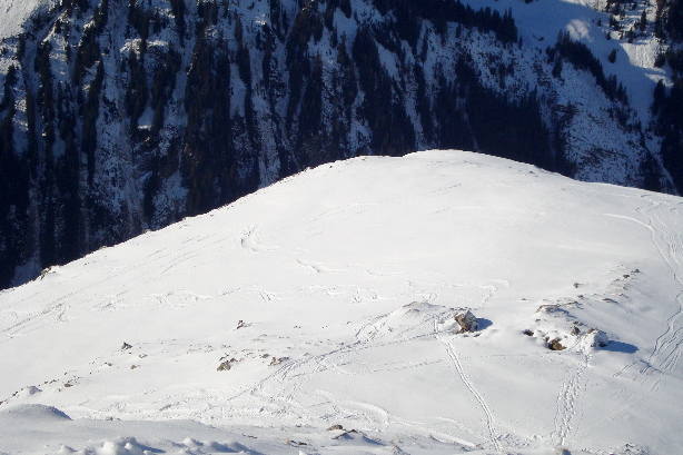 Tiefblick vom Gipfel