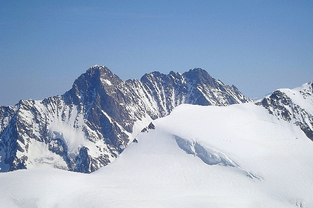 Schreckhorn (4078m) and Lauteraarhorn (4042m)