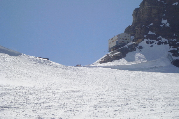 Mönchsjoch (3627m) und Mönchsjochhütte (3650m)