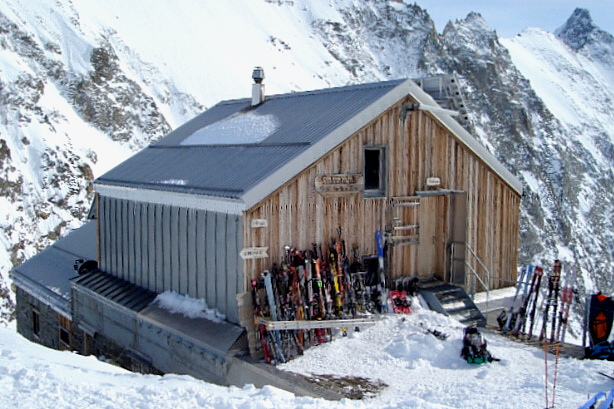 Hollandiahütte SAC (3240m)