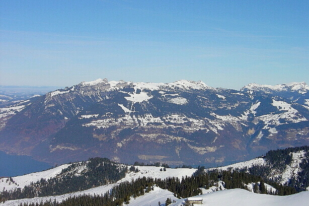 Sigriswilergrat (2050m), Niederhorn (1949m), Gemmenalphorn (2061m)