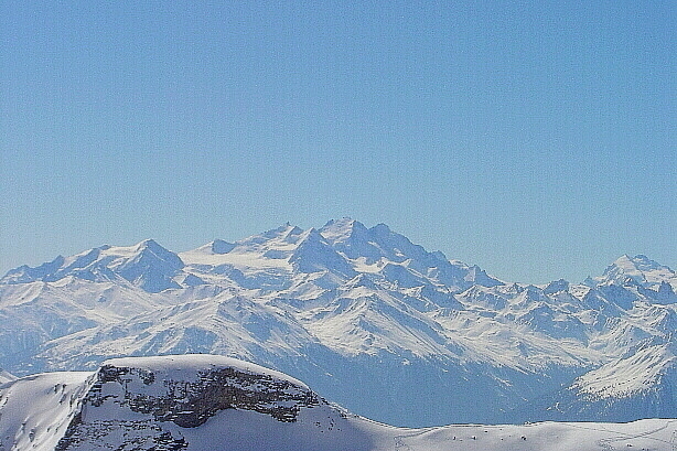 Vordergrund Roter Totz (2848m) - Hintergrund Mischabel (4545m)