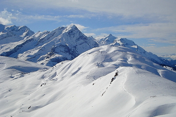 Spitzhorn (2807m), Tube (2108m), Arpelistock (3035m)