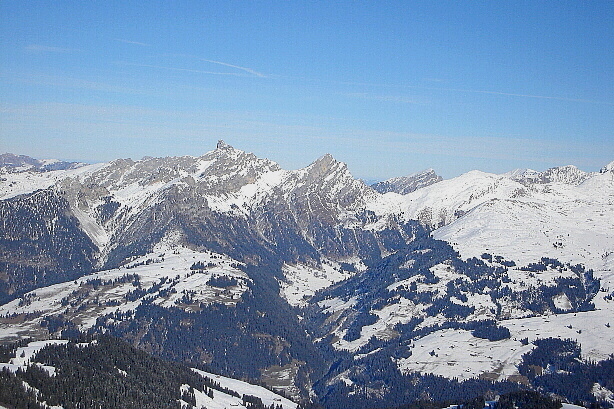 Spillgerte (2476m), Diemtigtaler Rothorn (2410m), Rauflihorn (2322m)