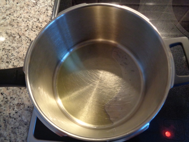 Etwas Olivenöl erhitzen