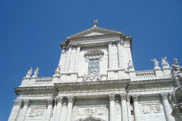 Front gate of St. Ursen cathedral