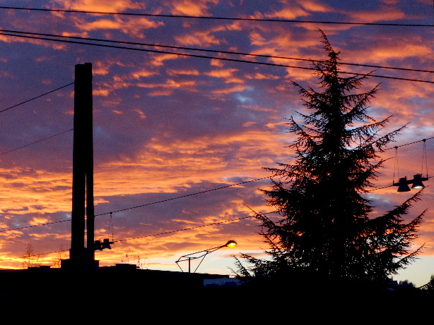 Sonnenaufgang vom Bahnhof Gümligen