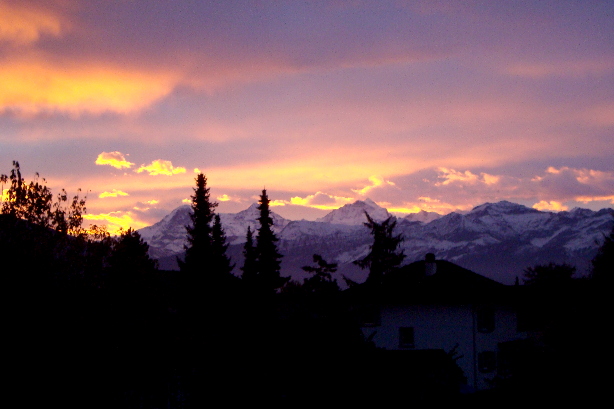 Eiger (3970m), Mönch (4107m) und Jungfrau (4158m), Schwalmere (2777m)