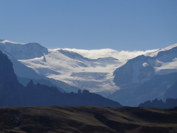Hinter Tierberg (3447m), Dammastock (3447m), Diechterhorn (3389m)