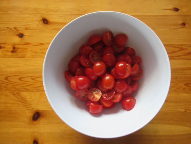 Tomaten halbieren