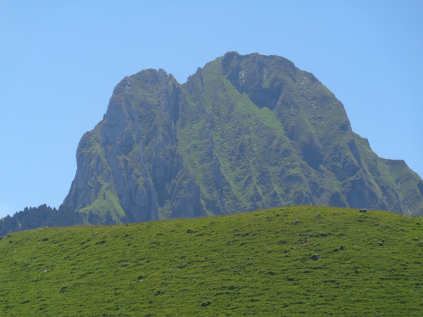 Nünenenfluh (2102m)
