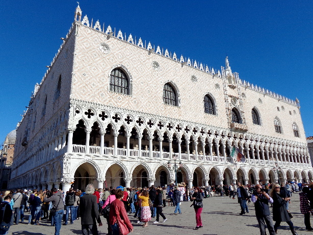 Dogenpalast